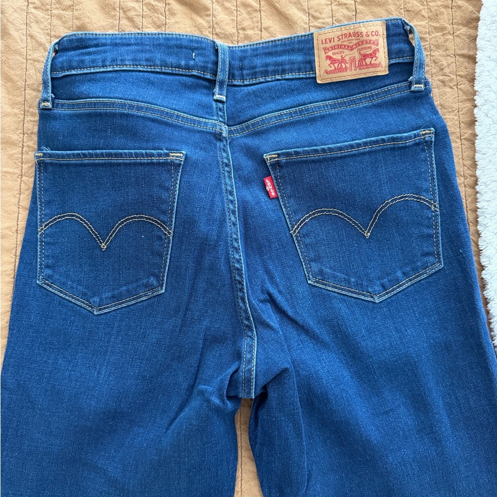 Levi's 721 High Rise Skinny Jeans in Classic Blue